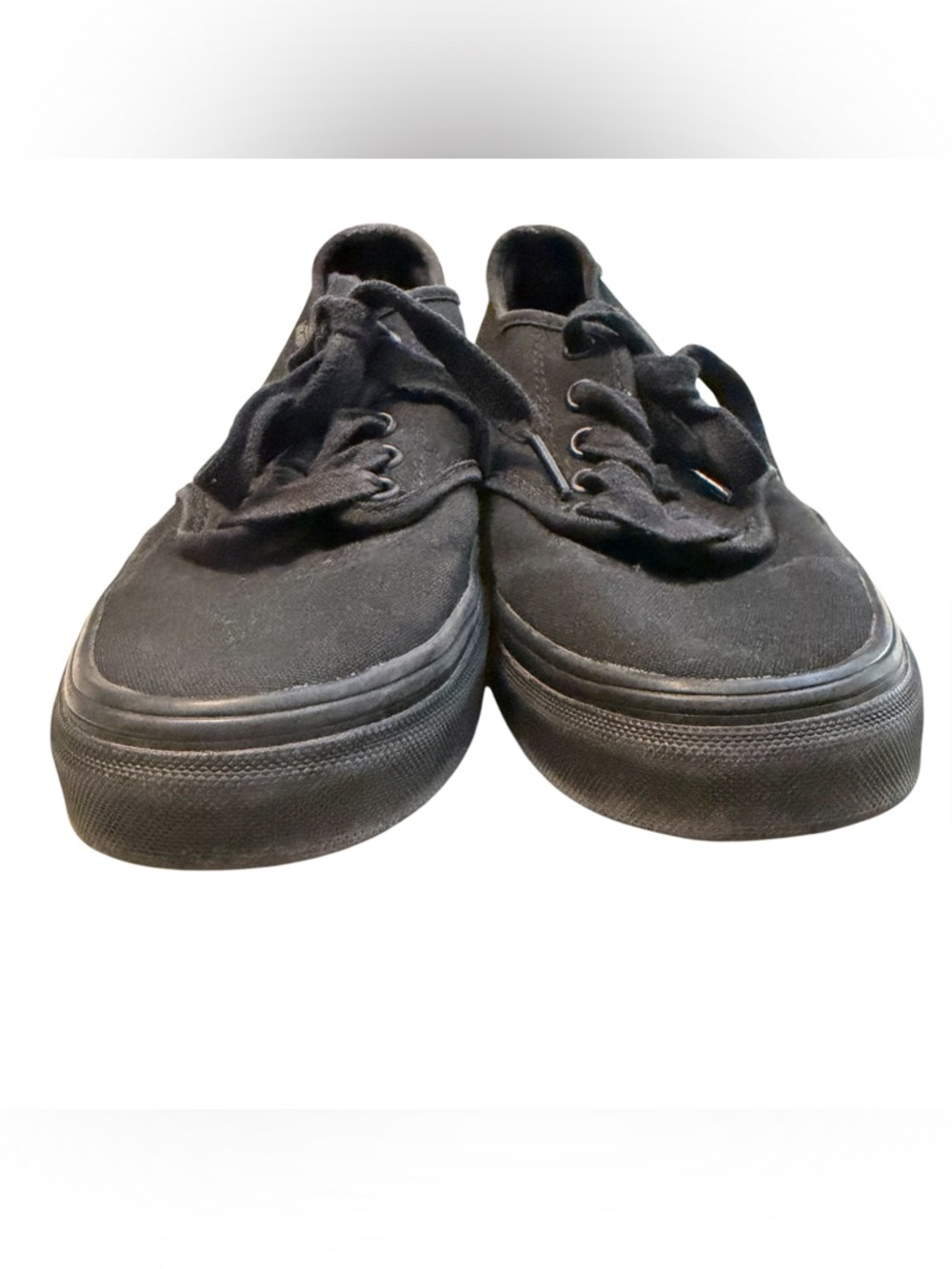 Vans ~ Classic ~ Lace-Up ~ Black Canvas ~ Black Rim ~ Gum Sole ~ Sneakers